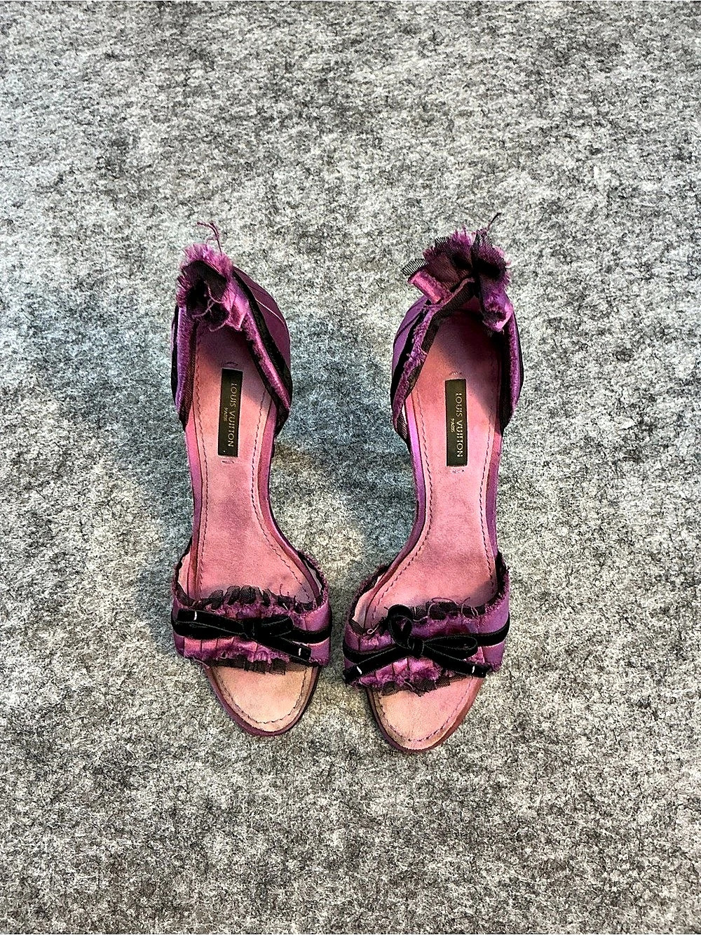 Louis Vuitton by Marc Jacob’s Y2K 2004 Satin Purple & Black Heels With Bow EU 37
